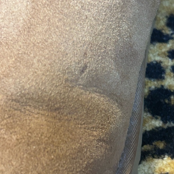 UGG AUSTRALIA Premium 3-Button Boot in Chestnut Size 9 - Picture 15 of 16